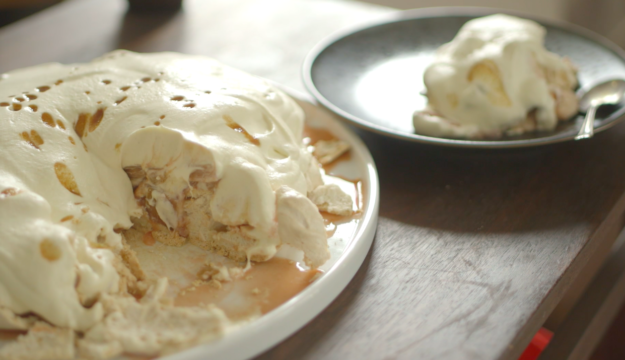Rhubarb & Ginger pavlova
